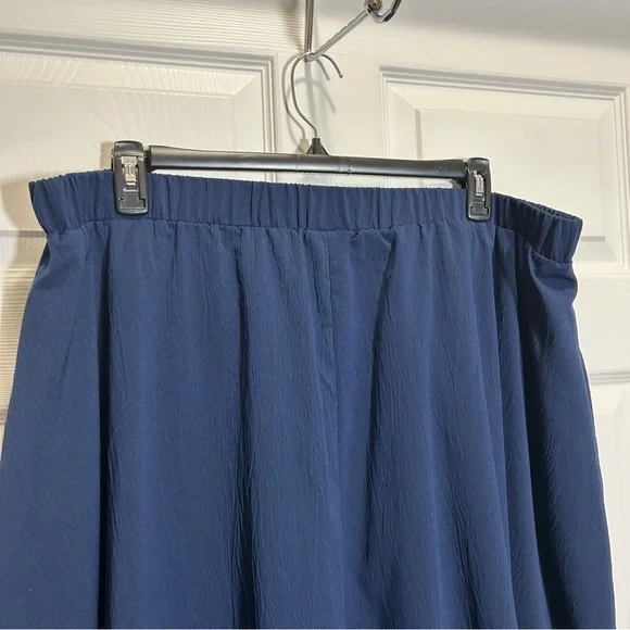 Emery Rose Elegant Navy A-Line Skirt - Picture 2 of 5